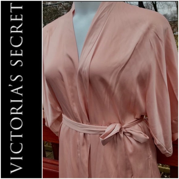Victoria's Secret Other - VICTORIAS SECRET SATIN ROBE